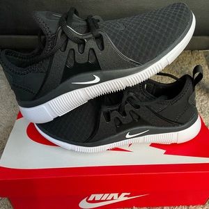 Women’s Nike Acalme